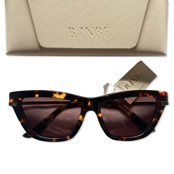 Banbe The Whitney sunglasses Amber Tort & Auburn cat eye large frames Revolve main image 6